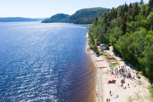 Vue de la plage : Vacances tout inclus à Petit-Saguenay